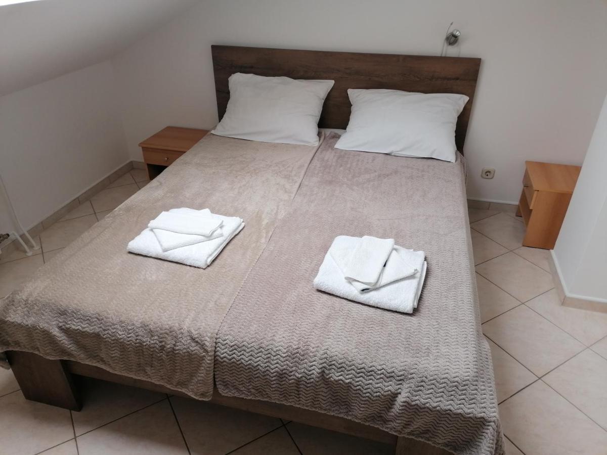 Apartmani Stille Karlobag Exterior photo